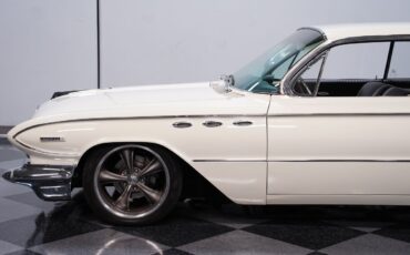 Buick-Invicta-1961-Hardtop-18