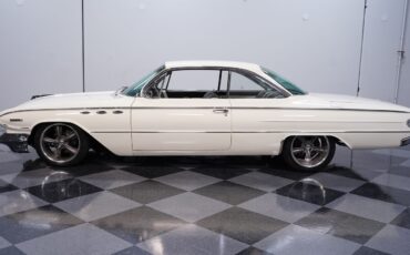 Buick-Invicta-1961-Hardtop-2