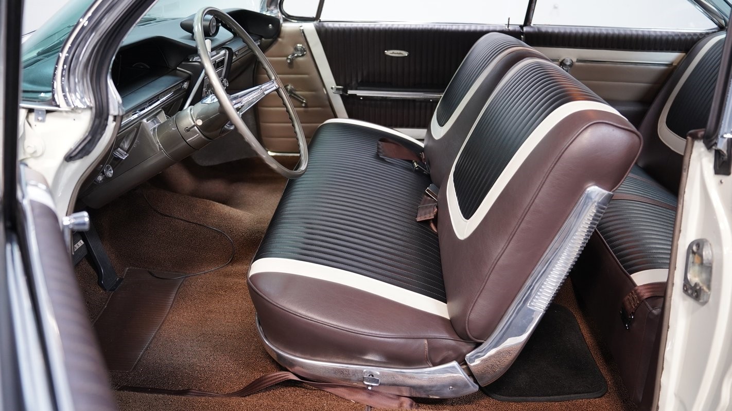 Buick-Invicta-1961-Hardtop-28