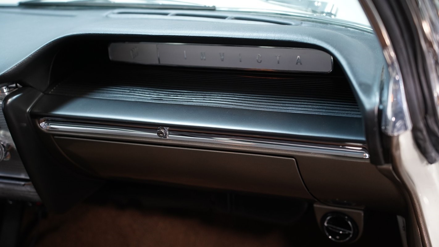 Buick-Invicta-1961-Hardtop-39