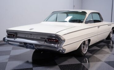 Buick-Invicta-1961-Hardtop-9