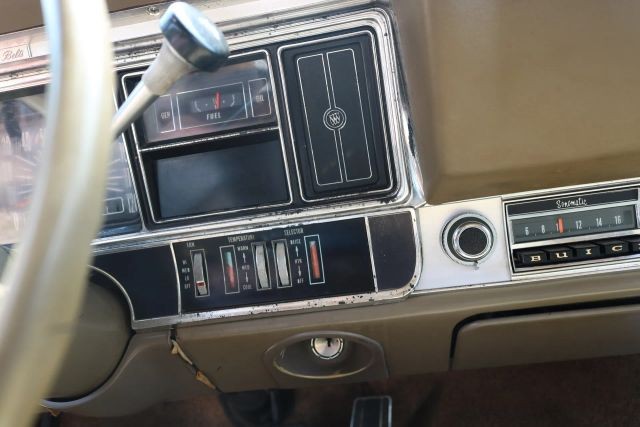 Buick-LeSabre-1968-Sedan-12