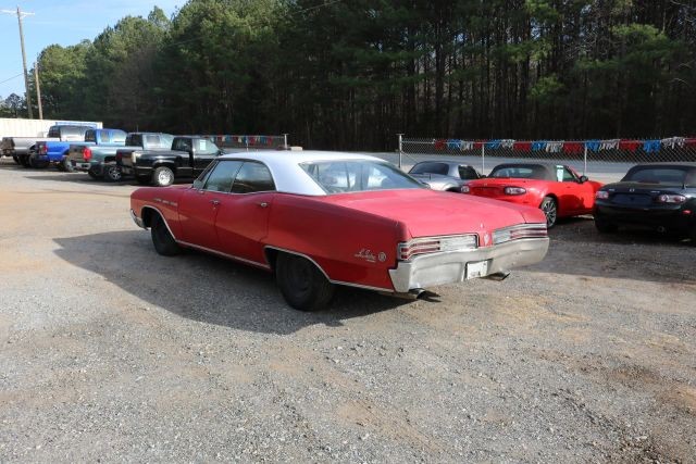 Buick-LeSabre-1968-Sedan-2