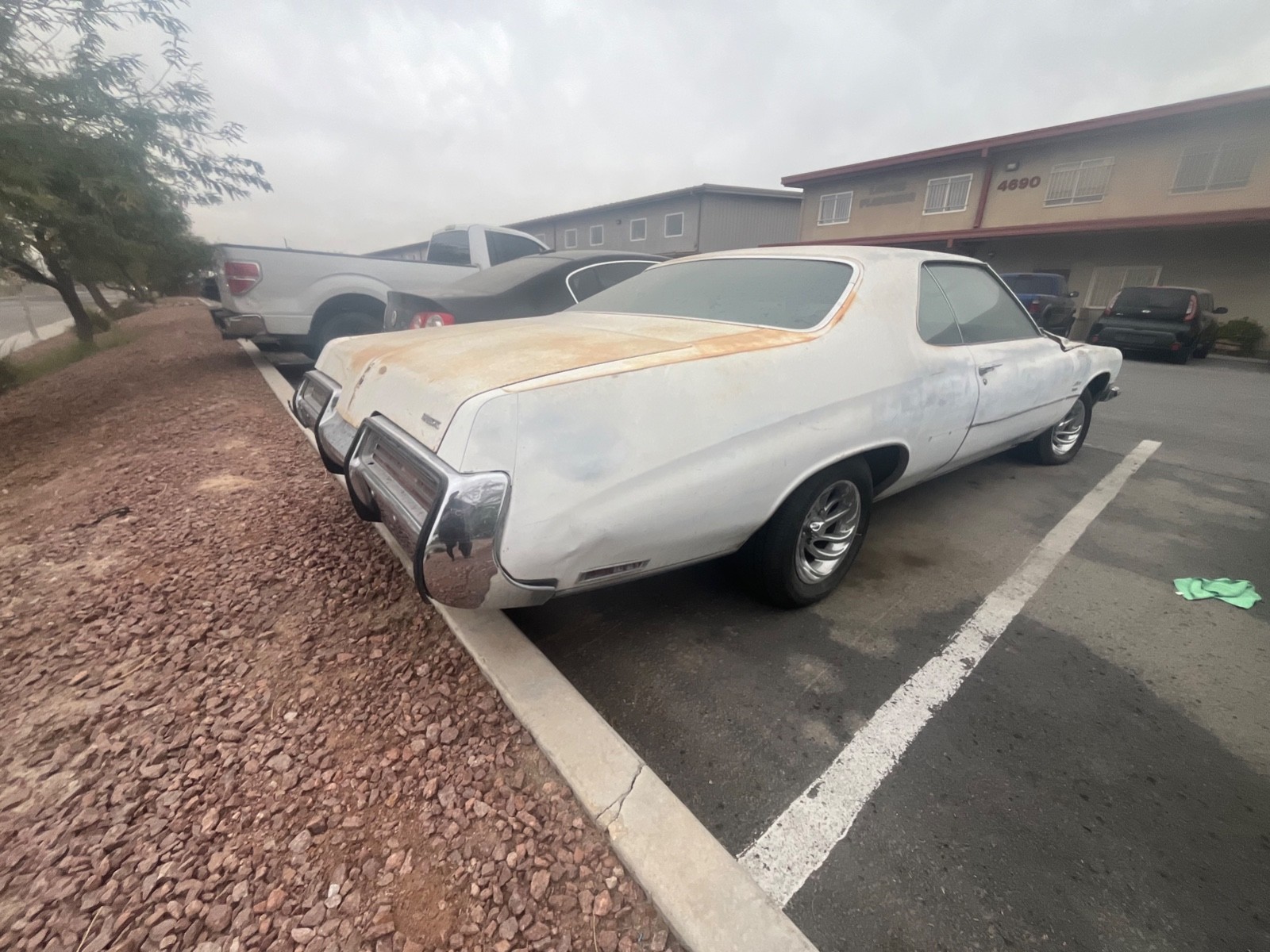 Buick-LeSabre-1973-Coupe-8