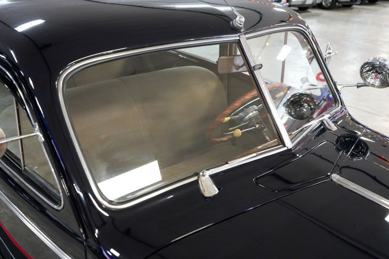 Buick-Other-1940-Dark-Blue-Tan-27