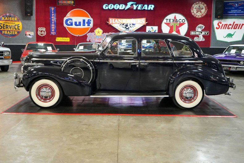 Buick-Other-1940-Dark-Blue-Tan-40