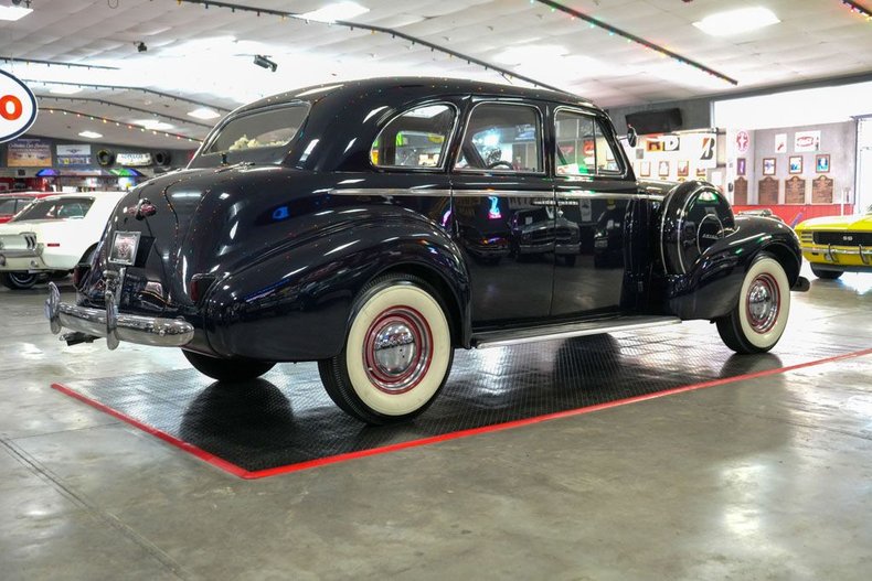 Buick-Other-1940-Dark-Blue-Tan-46