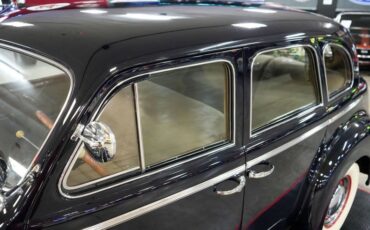 Buick-Other-1940-Dark-Blue-Tan-49