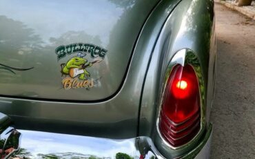 Buick-Riviera-1952-Green-Green-8