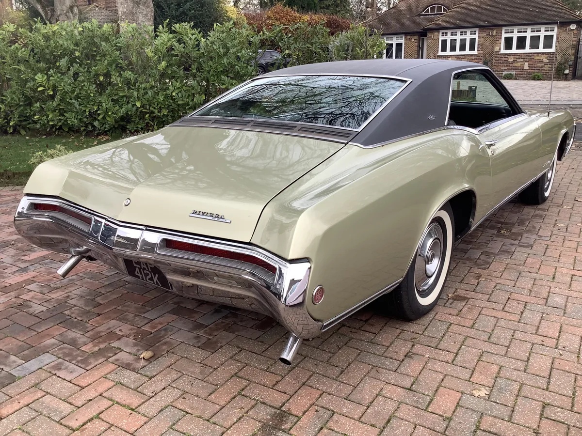 Buick-Riviera-1968-Gold-Black-10