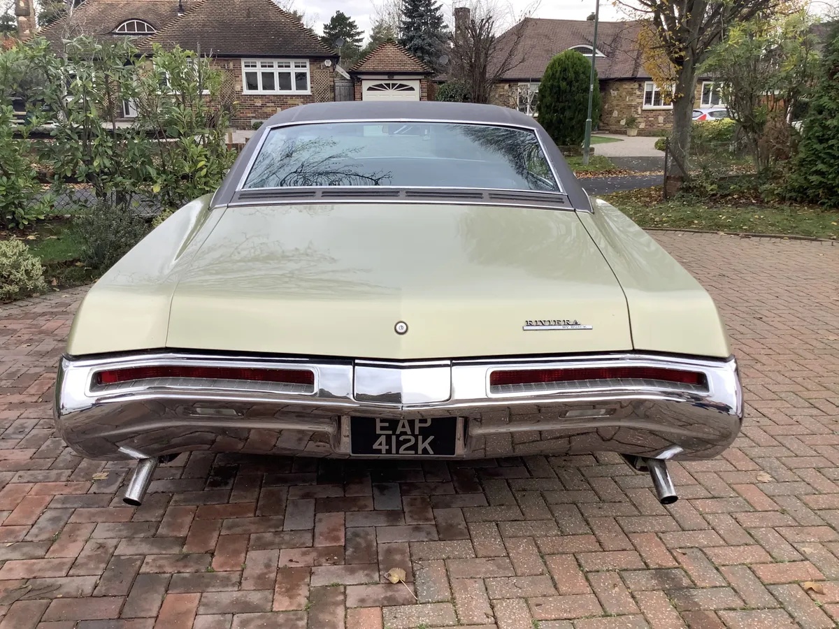 Buick-Riviera-1968-Gold-Black-13