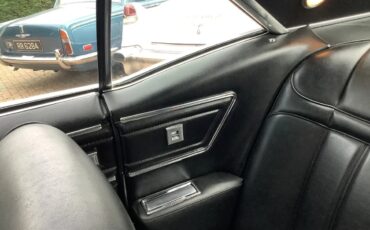 Buick-Riviera-1968-Gold-Black-16