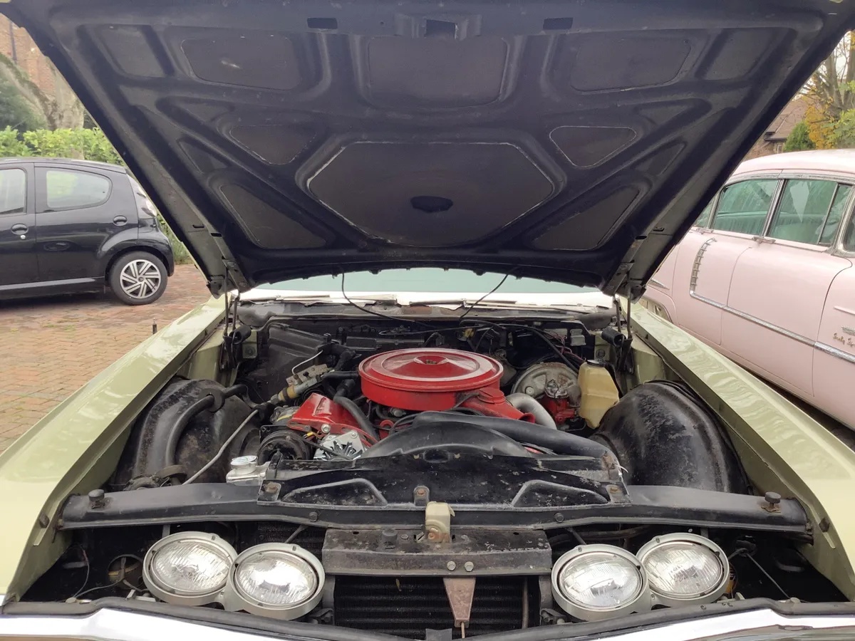 Buick-Riviera-1968-Gold-Black-6