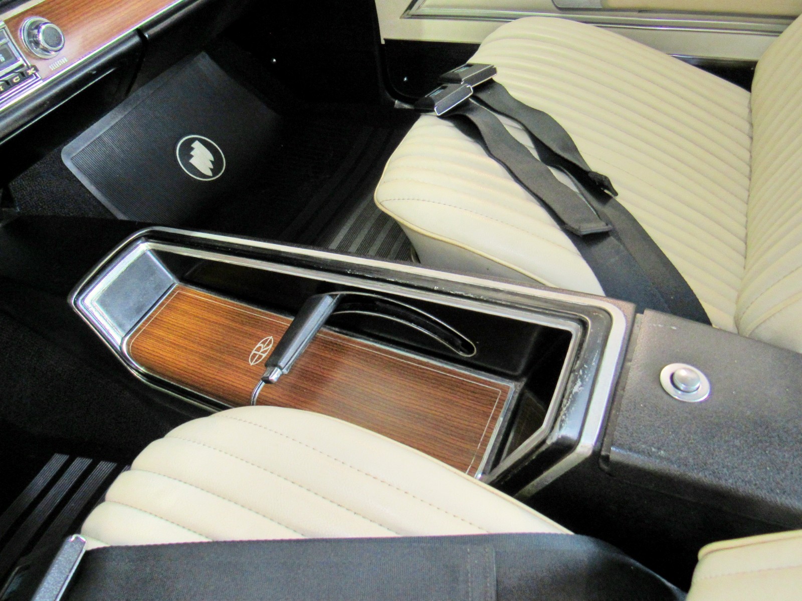 Buick-Riviera-1969-Coupe-14