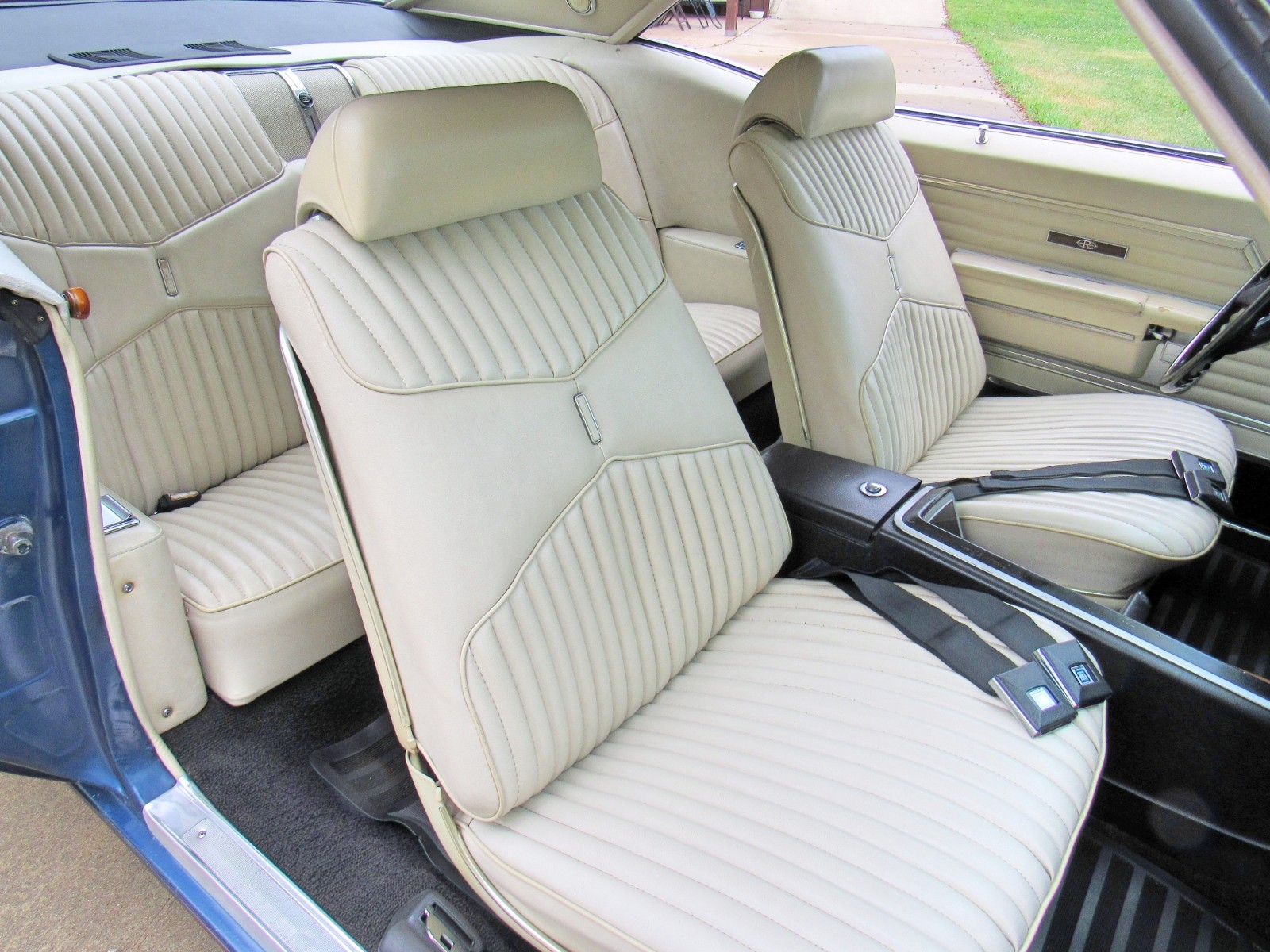 Buick-Riviera-1969-Coupe-7