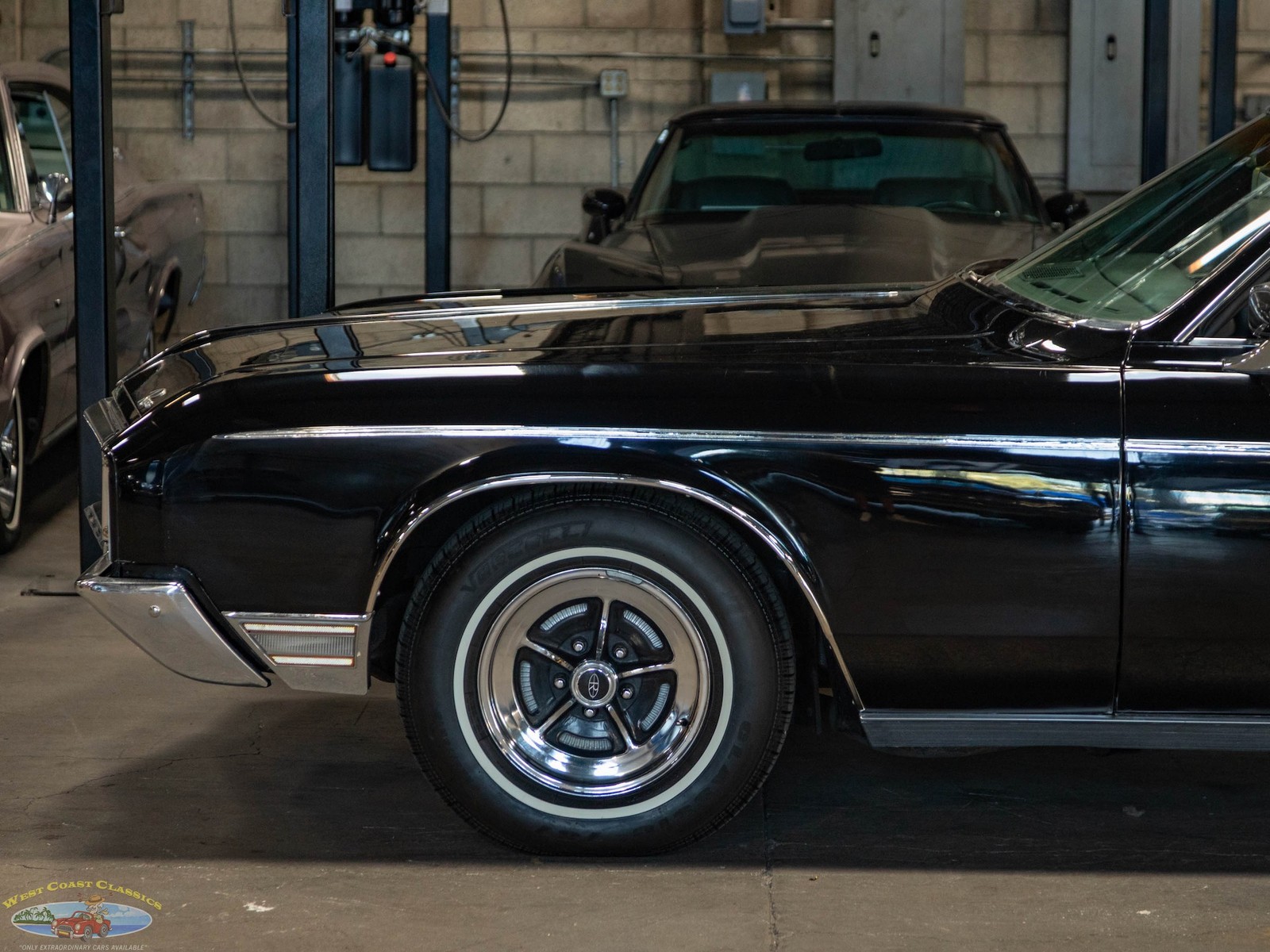 Buick-Riviera-1970-2-Door-Hardtop-2