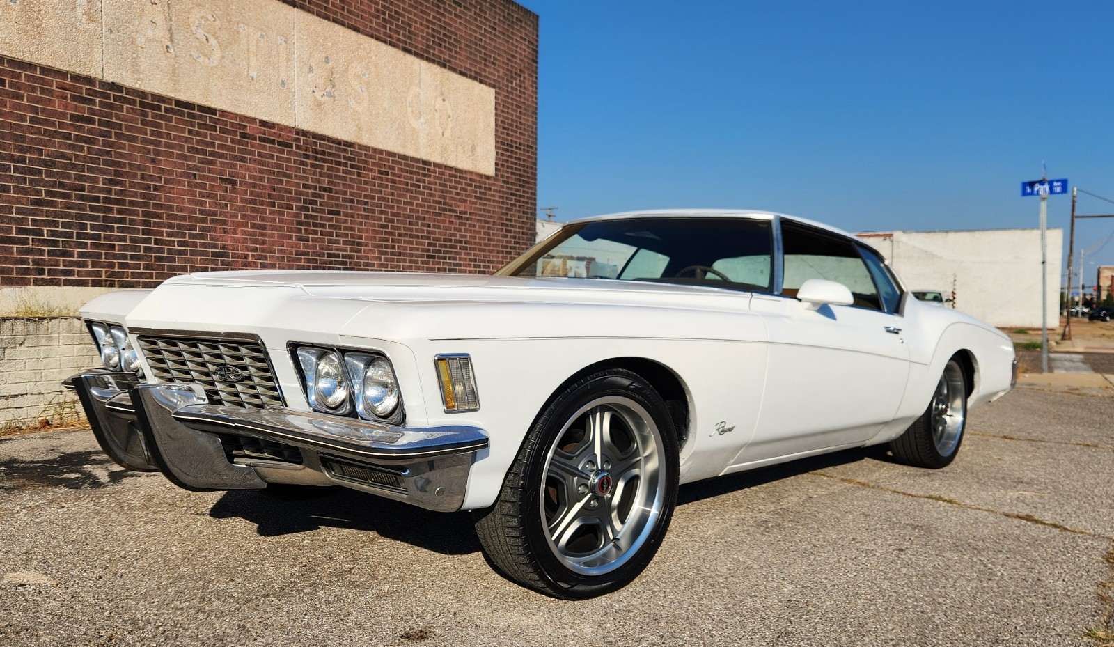 Buick-Riviera-1972-2