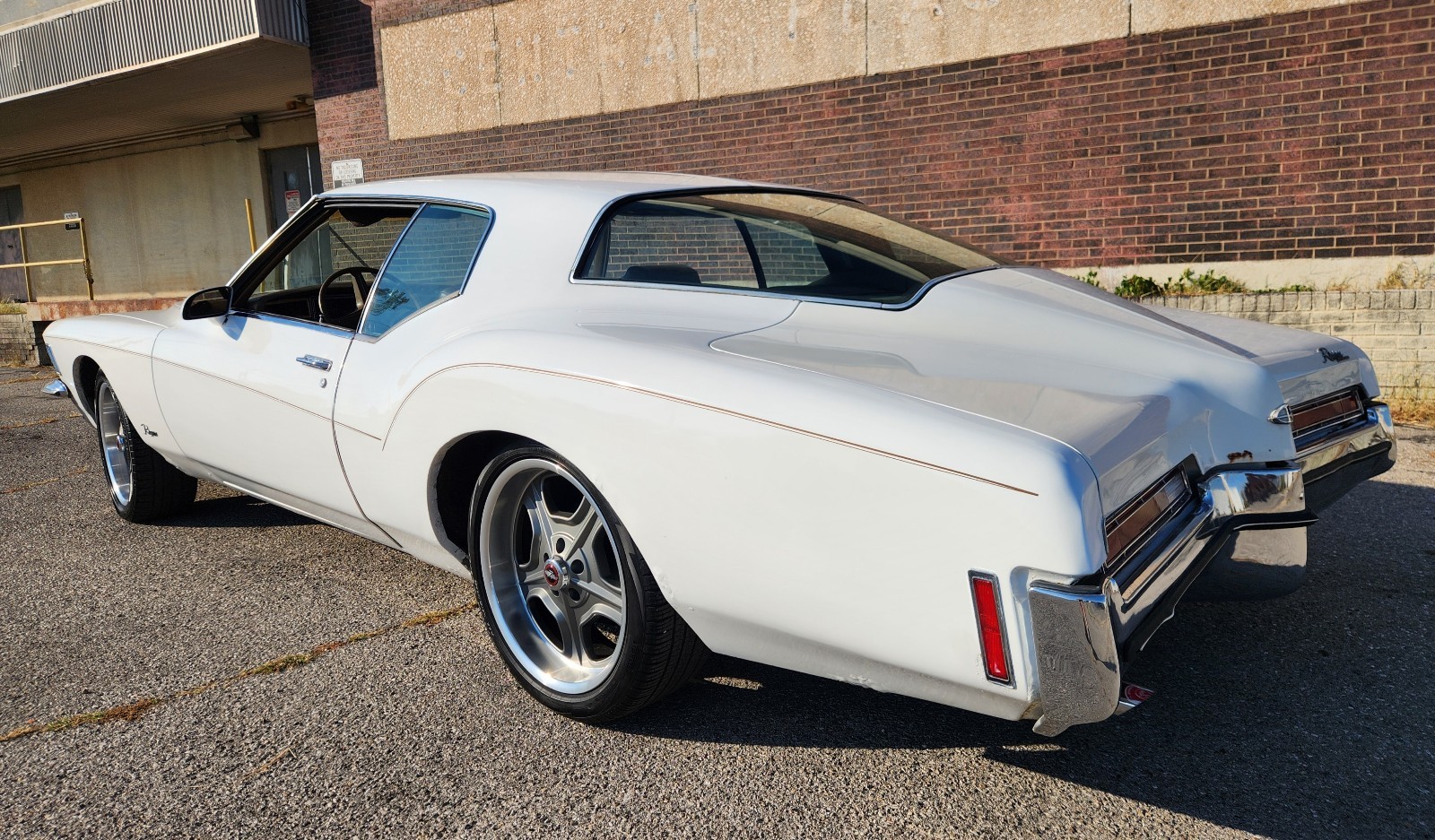 Buick-Riviera-1972-3