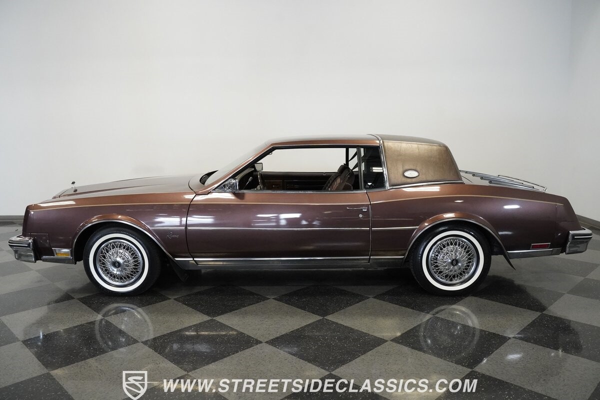 Buick-Riviera-1983-Hardtop-10