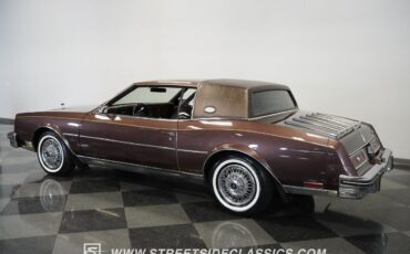 Buick-Riviera-1983-Hardtop-11