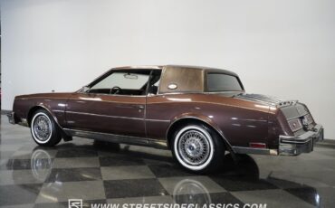 Buick-Riviera-1983-Hardtop-12