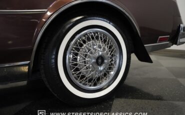 Buick-Riviera-1983-Hardtop-13