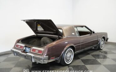 Buick-Riviera-1983-Hardtop-18