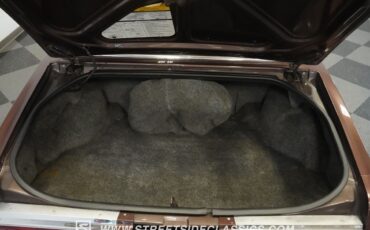 Buick-Riviera-1983-Hardtop-19