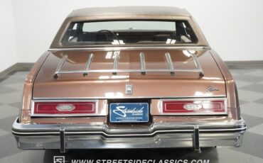 Buick-Riviera-1983-Hardtop-22