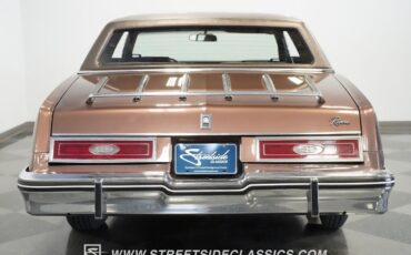 Buick-Riviera-1983-Hardtop-23