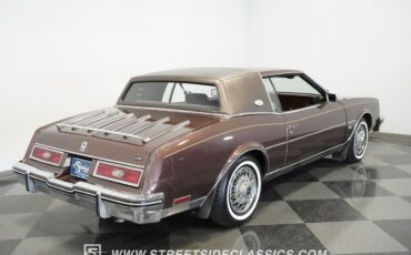 Buick-Riviera-1983-Hardtop-26