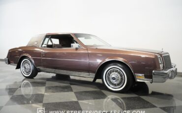 Buick-Riviera-1983-Hardtop-30