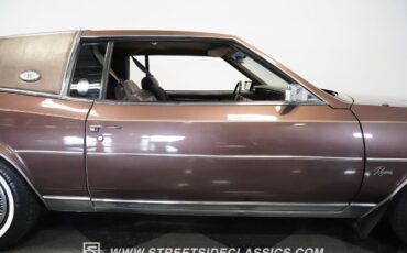 Buick-Riviera-1983-Hardtop-33