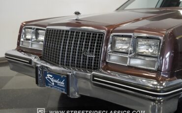 Buick-Riviera-1983-Hardtop-8