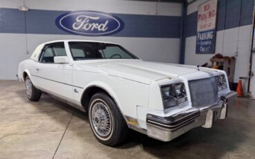 Buick-Riviera-1985-COUPE-11