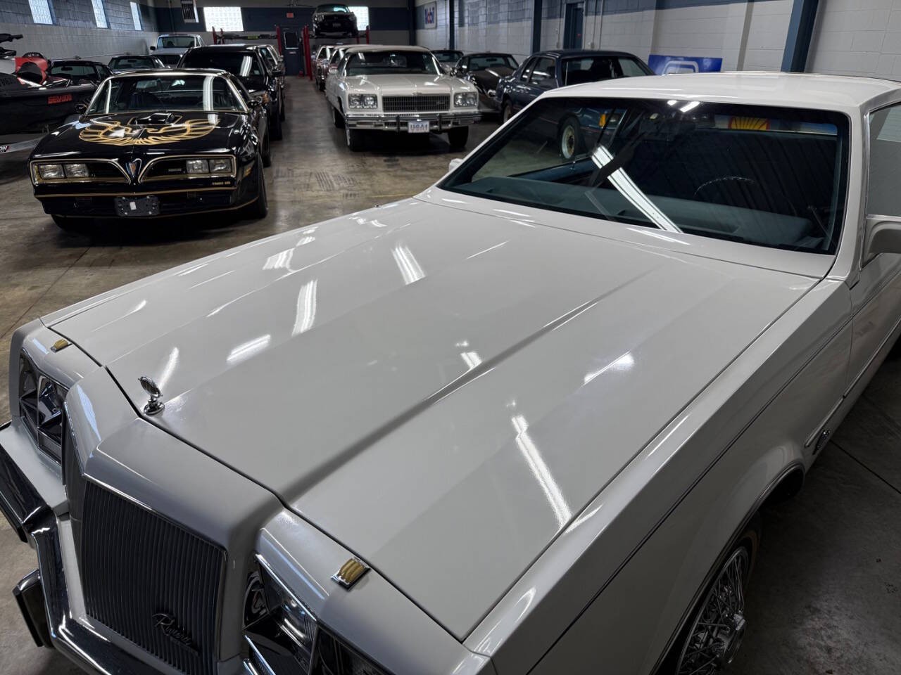 Buick-Riviera-1985-COUPE-14