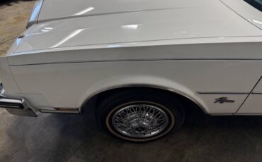 Buick-Riviera-1985-COUPE-17