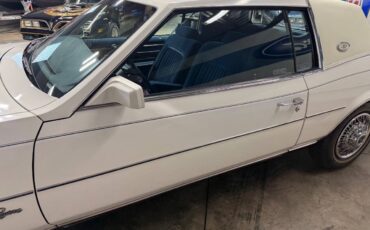 Buick-Riviera-1985-COUPE-18