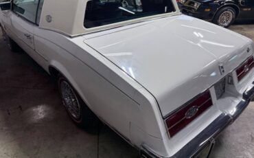 Buick-Riviera-1985-COUPE-20