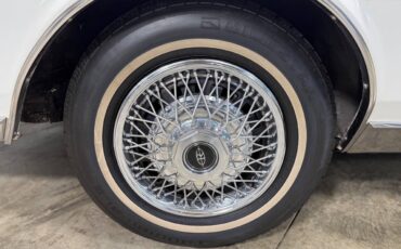 Buick-Riviera-1985-COUPE-31