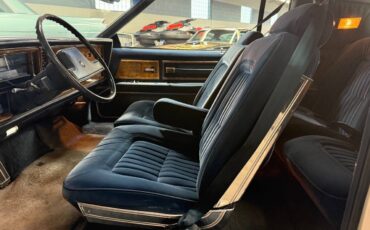 Buick-Riviera-1985-COUPE-34