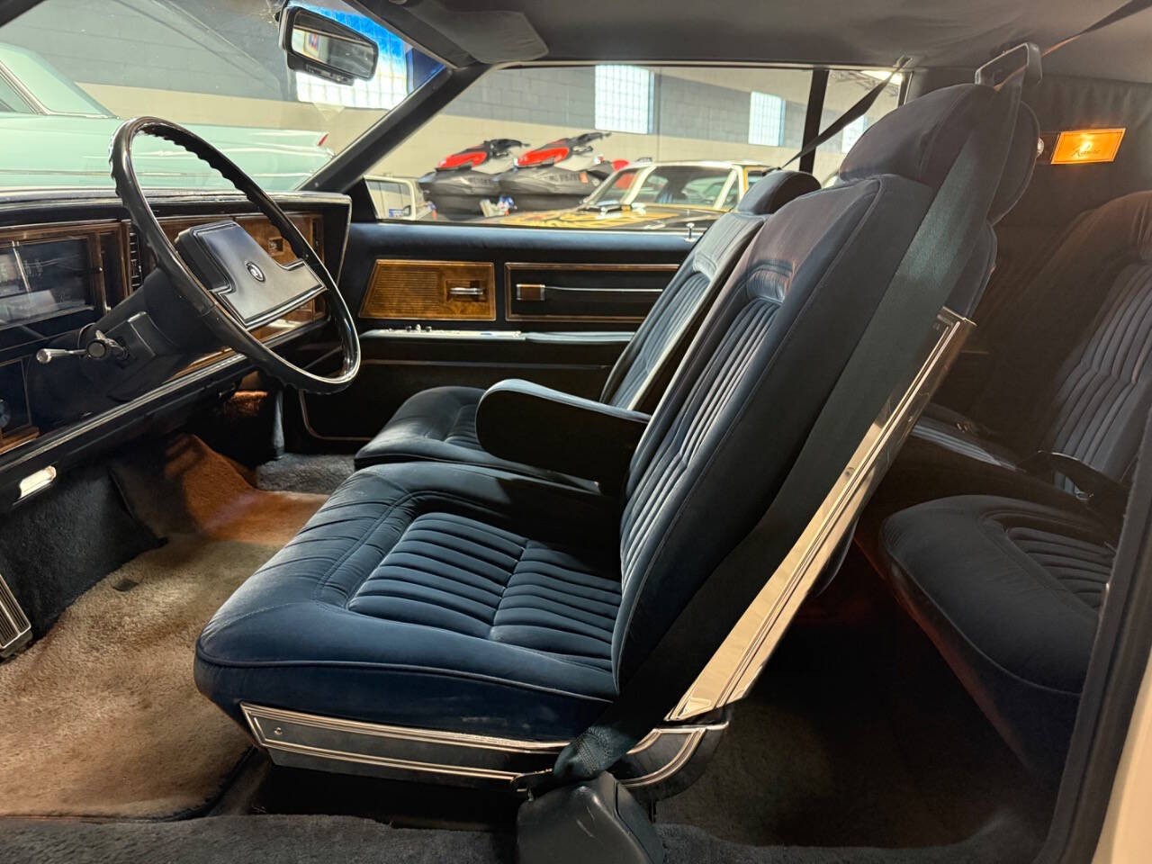 Buick-Riviera-1985-COUPE-34