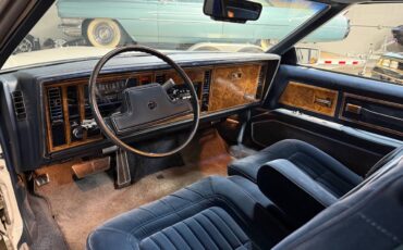 Buick-Riviera-1985-COUPE-35