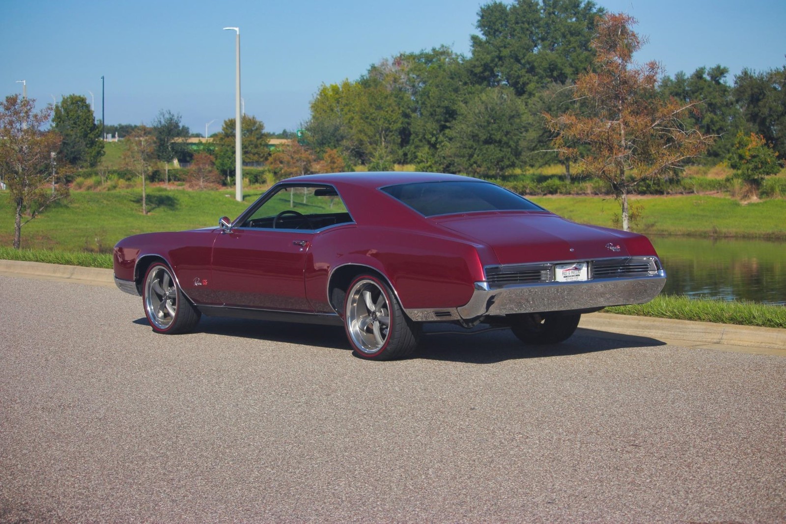 Buick-Riviera-GS-1966-2-Door-16