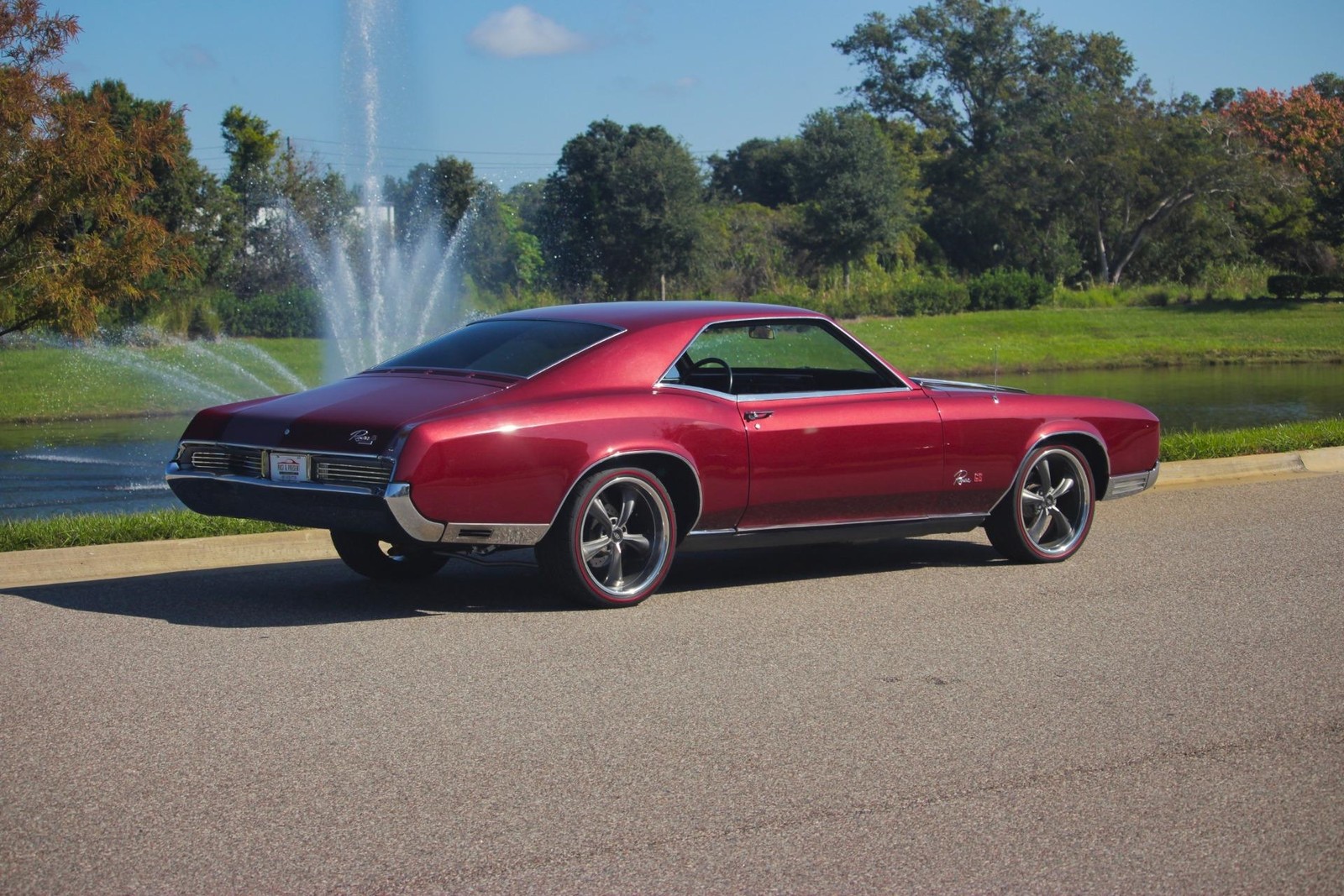 Buick-Riviera-GS-1966-2-Door-36