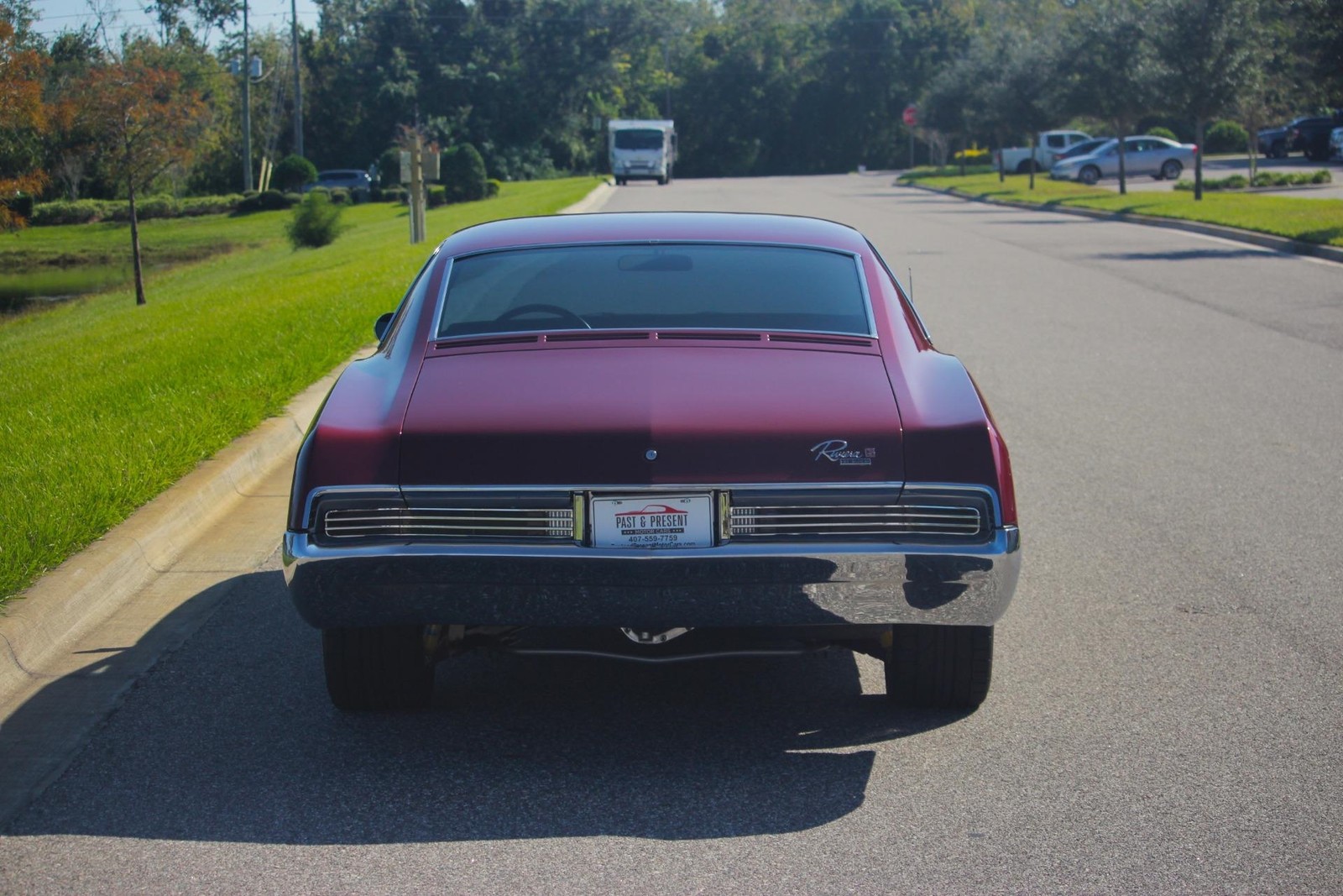 Buick-Riviera-GS-1966-2-Door-4