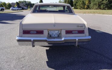 Buick-Riviera-XX-Anniversary-Edition-1983-Coupe-4