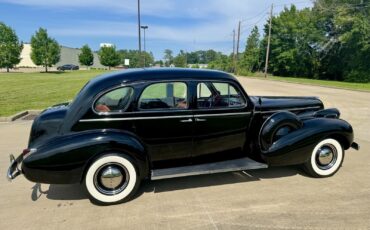 Buick-Roadmaster-1939-Sedan-6