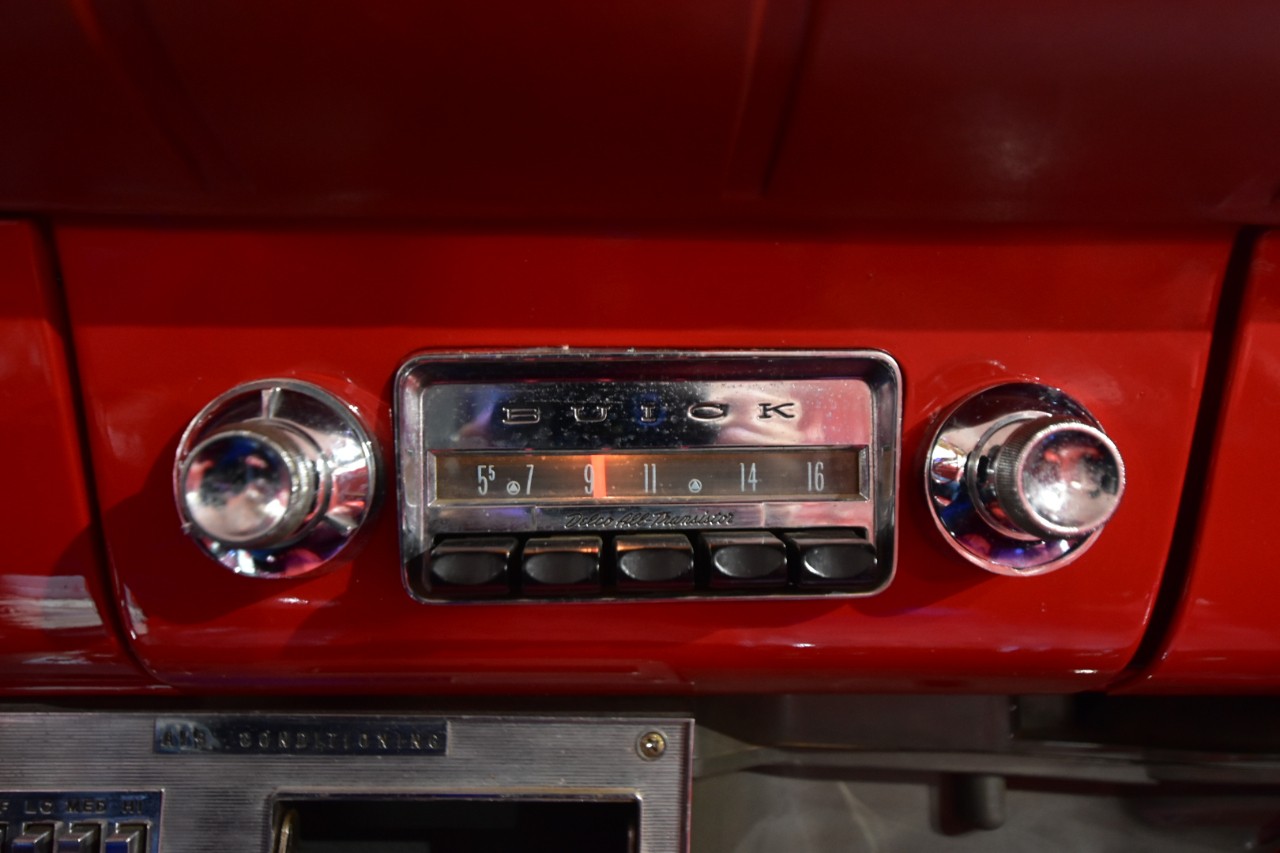 Buick-Skylark-1963-Classic-Car-38