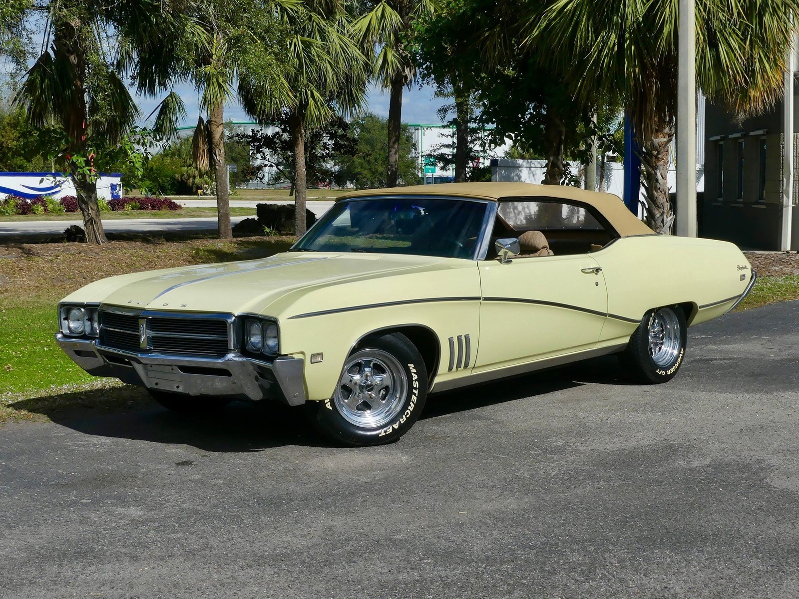 Buick-Skylark-1969-Convertible-2